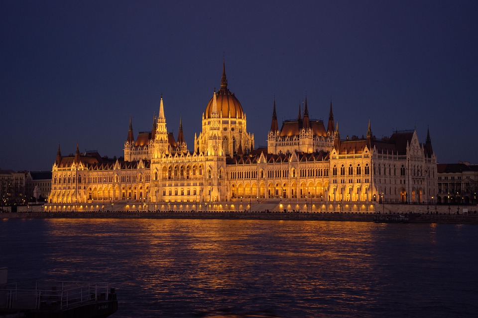 hungarian parliament building 6933621 960 720