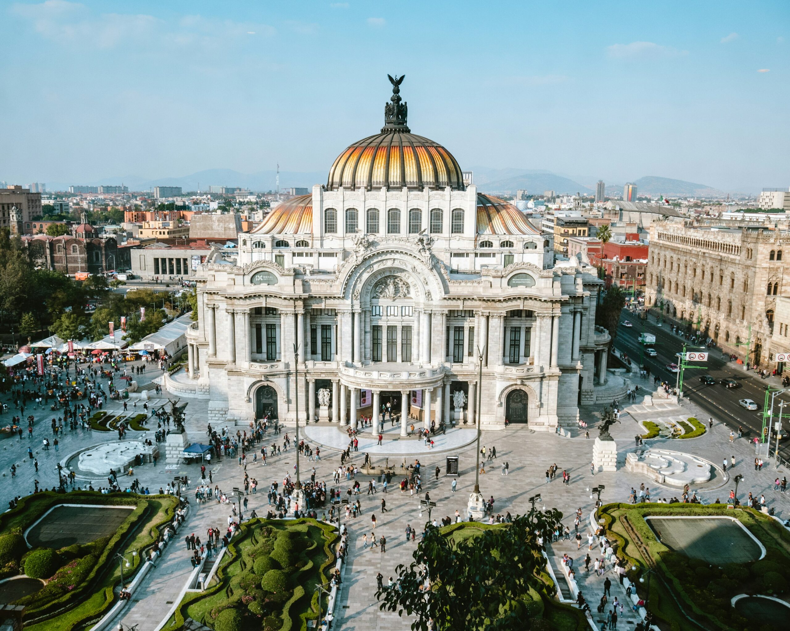 photo 1567191008248 38a590e10115